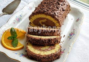 Piskótatekercs csokoládékrémmel 