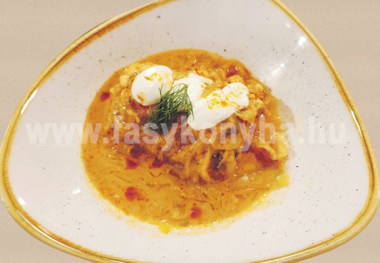 Harcsával és gerslivel töltött káposzta