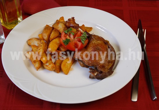 foetel Konfitált kacsacomb steakburgonyával 