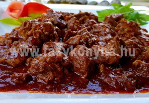 foetel Marhapörkölt 