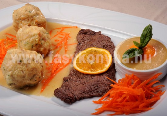 foetel Marhaszelet vadas mártásban 