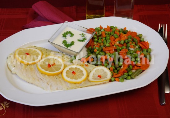 foetel Pangasius filé zöldkörettel és sajtmártással 