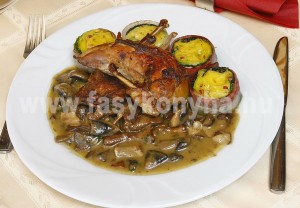 foetel Párolt fácánsült erdei gombás kakukkfüves mártásban