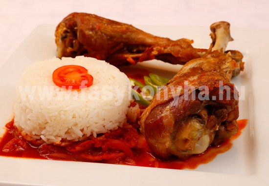 Ropogós pulykacomb, lecsóval és rizzsel 