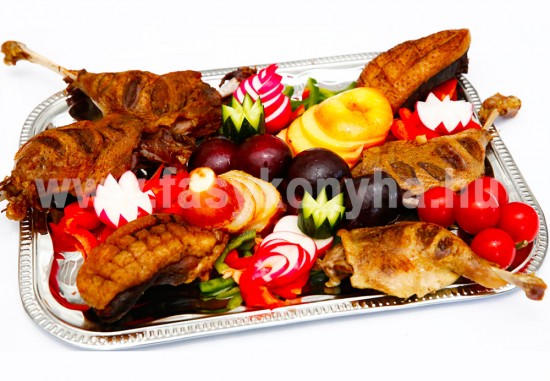 foetel Ropogós kacsasült karamellizált gyümölcsökkel