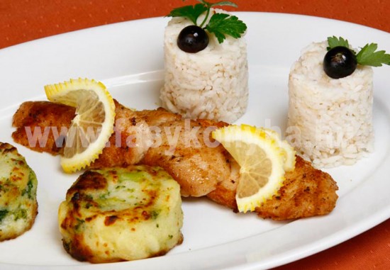 foetel Roston sült harcsafilé párolt rizzsel brokkolis burgonyapogácsával 