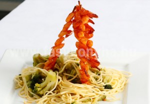 foetel Roston sült rákfalatok brokkolis spagettiágyon 