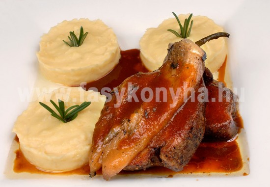 foetel Rozmaringos malactarja olívában érlelt sült paprikával