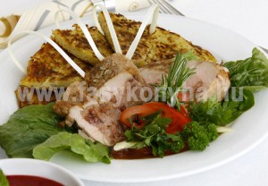 foetel Rozmaringos mangalica szűzpecsenye burgonyalepénnyel 