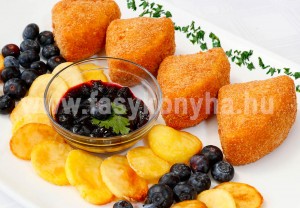 foetel Rántott camembert áfonyával tallérburgonyával 