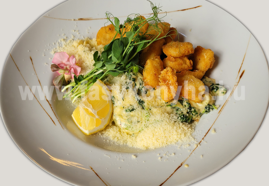 foetel Rántott karfiol spenótos parmezános tésztával