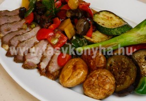 foetel Sertéspecsenye különleges májraguval sült zöldségekkel