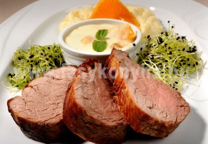 foetel Sertésszűzérmék déligyümölcsmártással burgonyapürével 