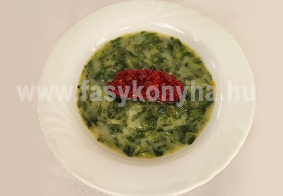 Spenótfőzelék, debreceni kolbásszal