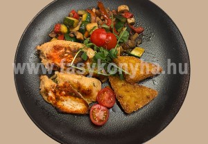 Spenóttal töltött csirkemell, grillzöldséggel és rösztivel