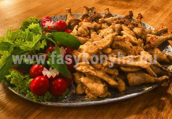 foetel Zsályás pácban érlelt mézes mandulás csirkefalatok zöldségekkel