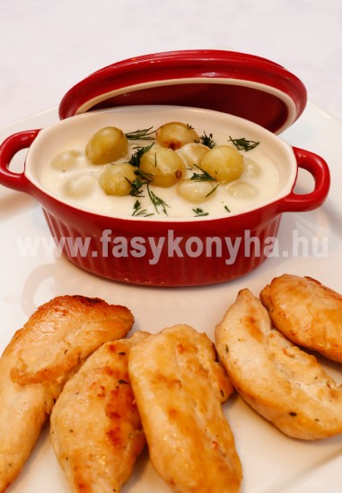 foetel Konfitált csirkemell kapros egresfőzelékkel