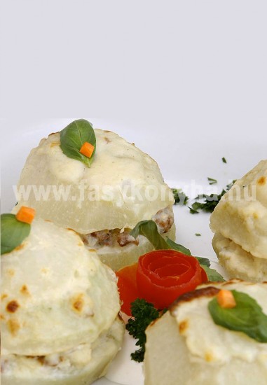 foetel Töltött karalábé 